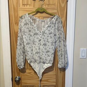 Abercrombie & Fitch Floral blouse Bodysuit - Cream and Black floral